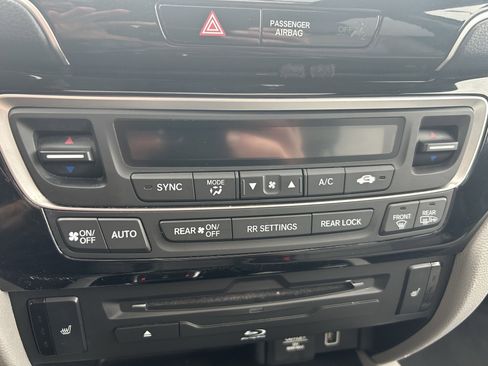 Used 2019 Honda Pilot Touring image 34