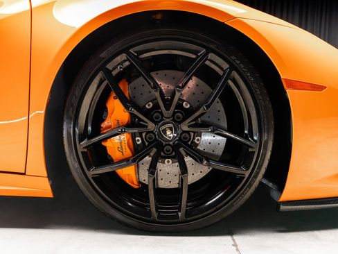 Used 2015 Lamborghini Huracan LP 610-4 image 4