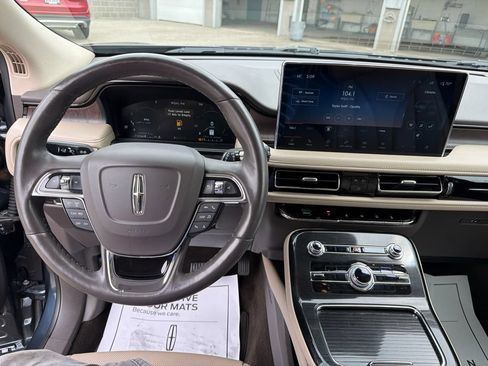 Used 2023 Lincoln Nautilus Reserve AWD/4WD image 23