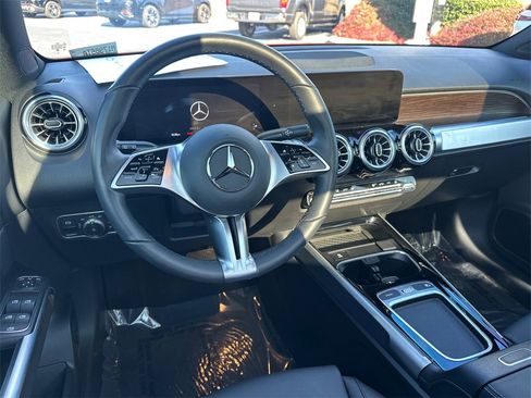 Certified 2024 Mercedes-Benz EQB 300 4MATIC image 25