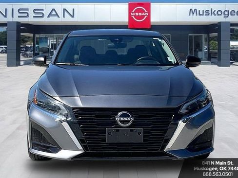 Used 2023 Nissan Altima 2.5 S FWD image 2