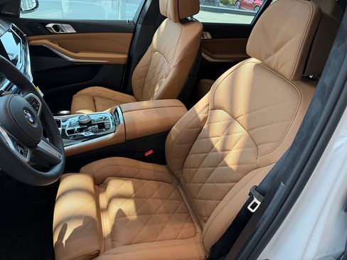 New 2027 BMW X7 xDrive40i w/ M Sport Package AWD/4WD image 12