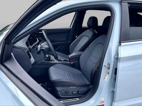 Used 2025 Volkswagen Jetta GLI Autobahn FWD image 8