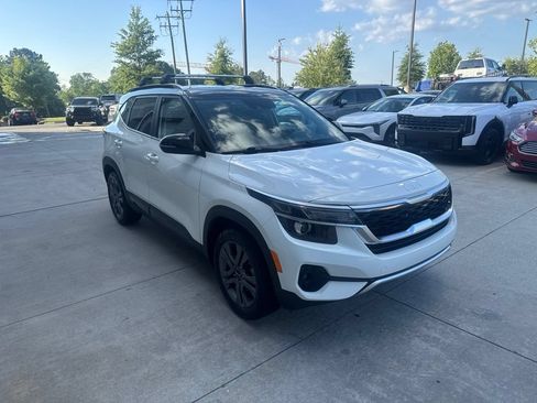 Certified 2023 Kia Seltos S FWD image 1