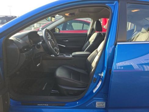 Used 2025 Nissan Sentra SR w/ SR Premium Package image 8