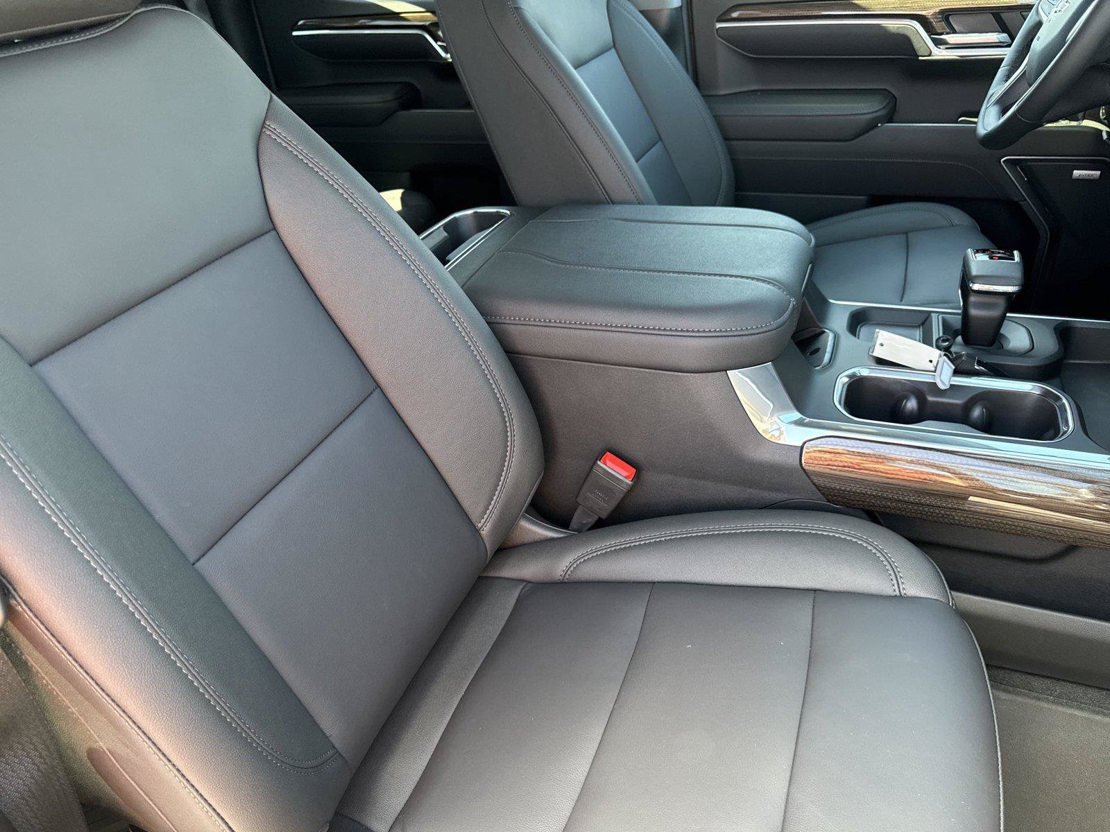 New 2026 Chevrolet Silverado 1500 RST w/ RST All Star Premium Package AWD/4WD image 33