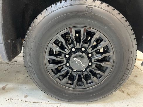 Used 2021 Chevrolet Silverado 2500 LTZ w/ LTZ Plus Package image 36