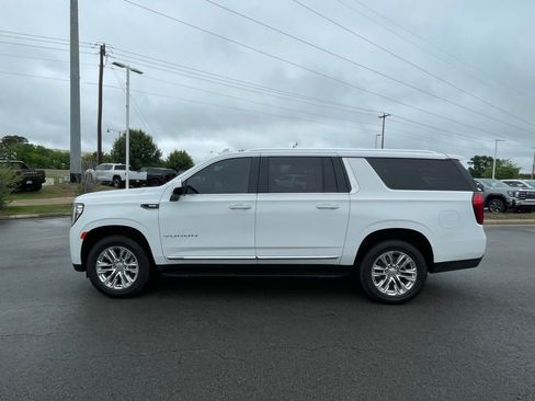 Used 2023 GMC Yukon XL SLT AWD/4WD image 5