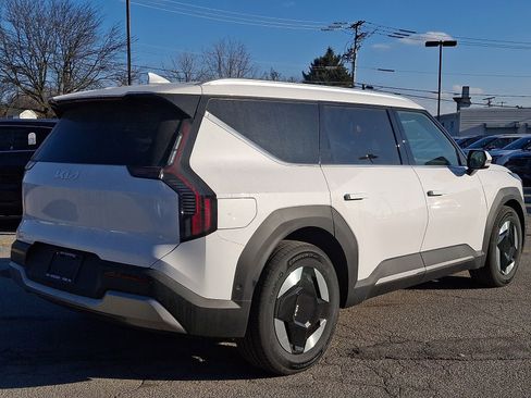 New 2026 Kia EV9 Wind image 7