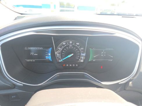 Used 2016 Ford Fusion SE FWD image 11