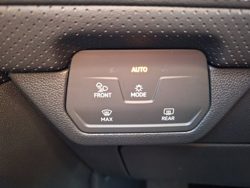 New 2026 Volkswagen Atlas Cross Sport SE FWD image 12