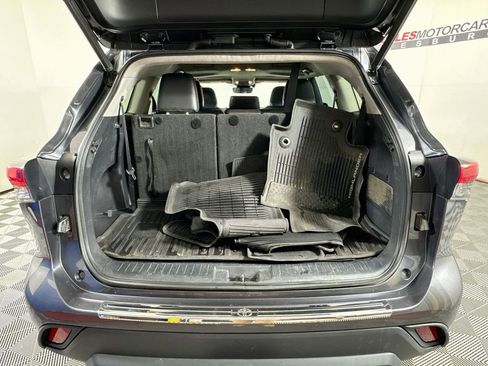 Used 2021 Toyota Highlander XLE AWD/4WD image 27