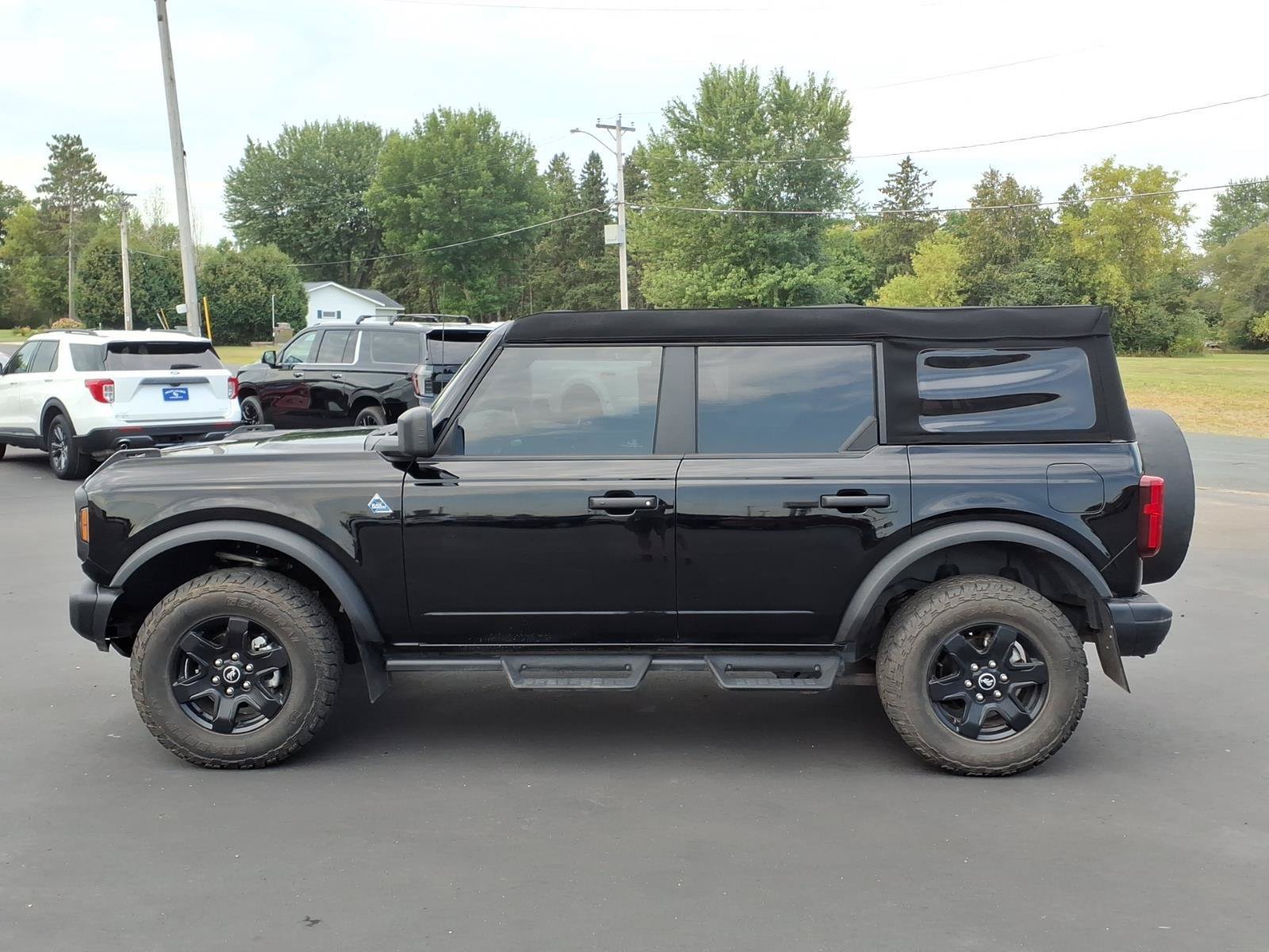 Used 2023 Ford Bronco Black Diamond AWD/4WD image 2