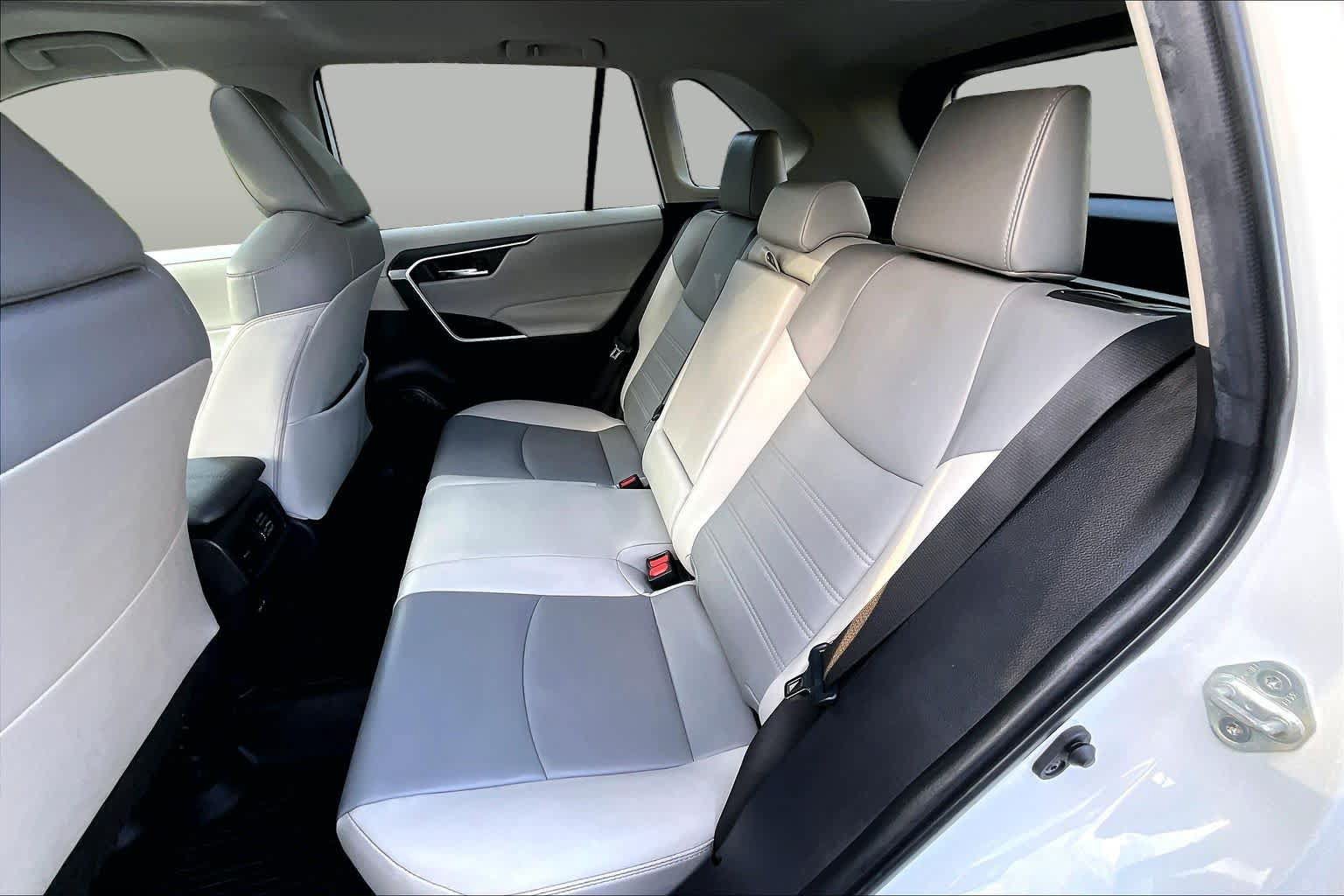 Certified 2022 Toyota RAV4 XLE Premium AWD/4WD image 20