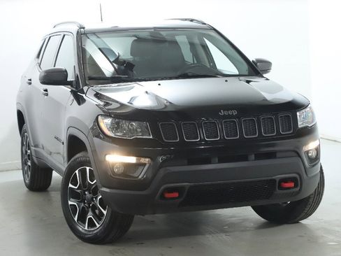 Used 2020 Jeep Compass Trailhawk image 2