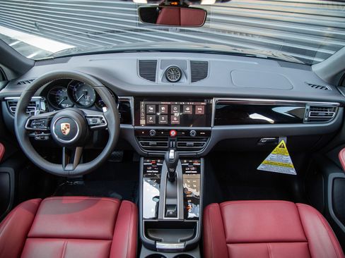 New 2026 Porsche Macan AWD/4WD image 21