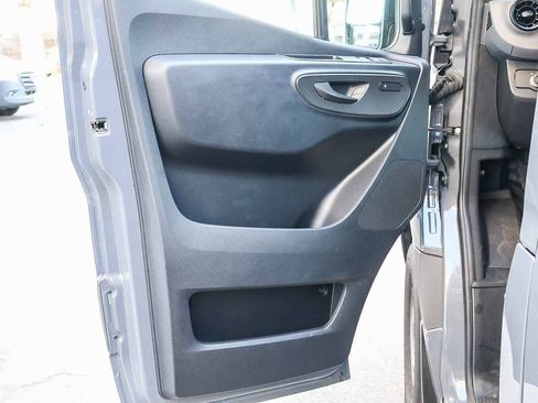 Used 2024 Mercedes-Benz Sprinter 2500 image 20