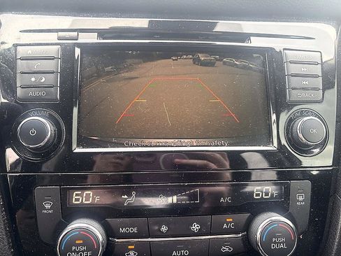 Used 2020 Nissan Rogue SV FWD image 15