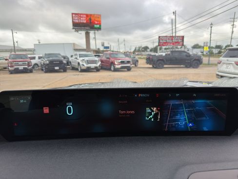 Used 2025 Ford Expedition Active AWD/4WD image 14