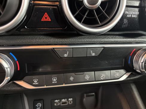 Used 2024 Nissan Sentra SR FWD image 19