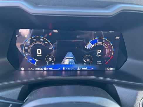 Used 2024 Chevrolet Colorado Trail Boss w/ Technology Package image 50