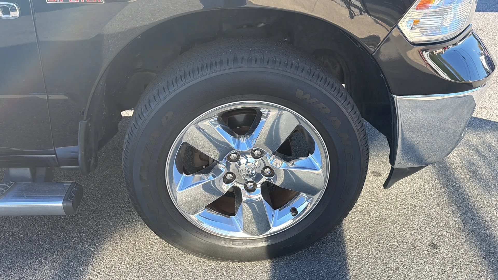 Used 2015 RAM 1500 Express w/ Black Ram 1500 Express Group AWD/4WD image 10