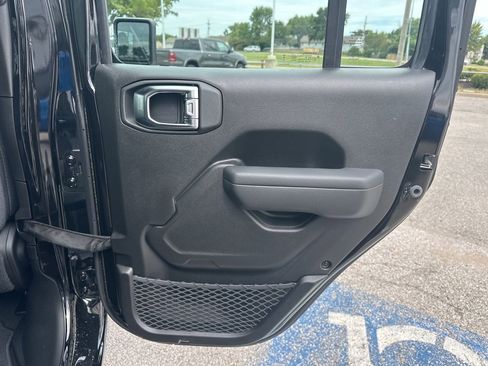 New 2025 Jeep Gladiator Sport image 44