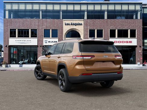 New 2026 Jeep Grand Cherokee L Limited AWD/4WD image 3
