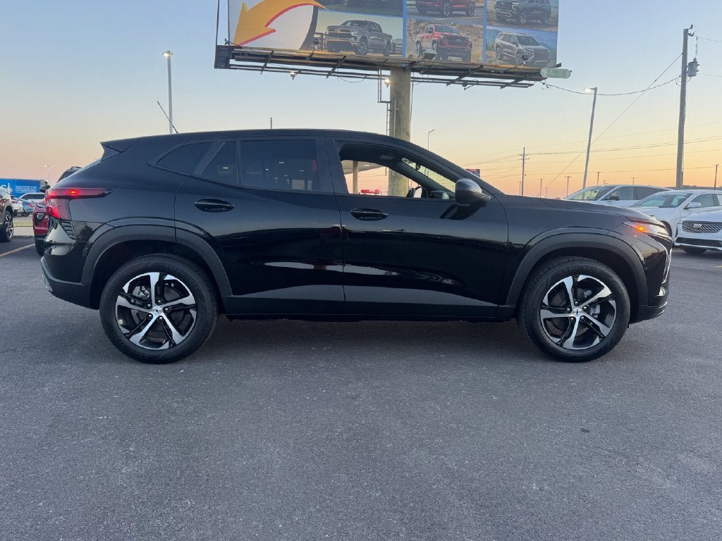 New 2026 Chevrolet Trax RS w/ Driver Confidence Package FWD image 9