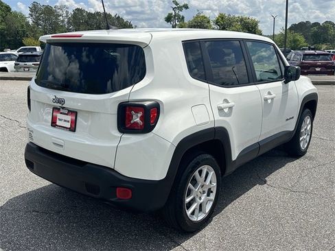 Used 2023 Jeep Renegade Latitude image 5