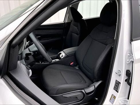 Used 2025 Hyundai Tucson SE AWD/4WD image 11
