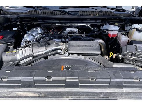 Used 2024 Chevrolet Silverado 2500 ZR2 w/ Technology Package AWD/4WD image 12