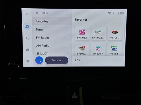 Used 2025 Toyota Corolla LE image 19