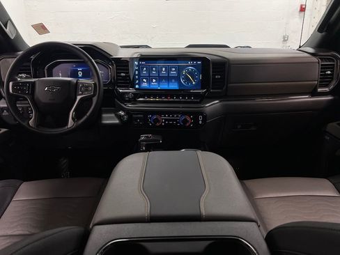 Used 2023 Chevrolet Silverado 1500 ZR2 w/ Technology Package AWD/4WD image 15