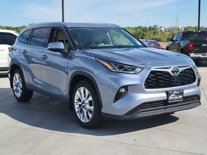 Used 2023 Toyota Highlander Limited