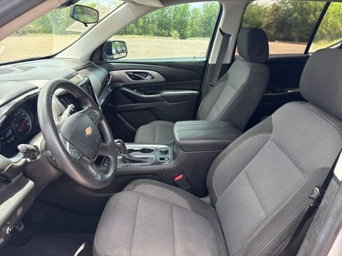 Used 2018 Chevrolet Traverse LS FWD image 9