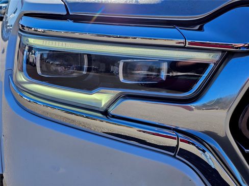 Used 2022 RAM 1500 Limited AWD/4WD image 5