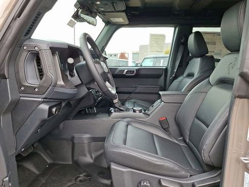 New 2025 Ford Bronco Badlands image 6