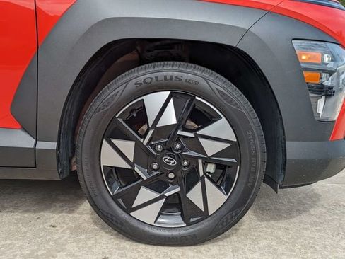 Used 2024 Hyundai Kona SEL w/ Convenience Package FWD image 12