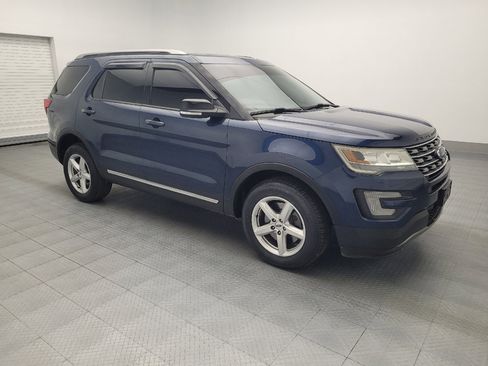 Used 2016 Ford Explorer XLT w/ Equipment Group 202A image 11