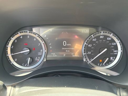 Used 2022 Toyota Highlander XLE AWD/4WD image 14