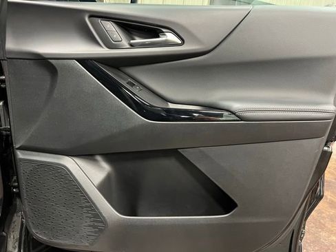 Used 2025 Chevrolet Equinox LT w/ Midnight Edition image 24