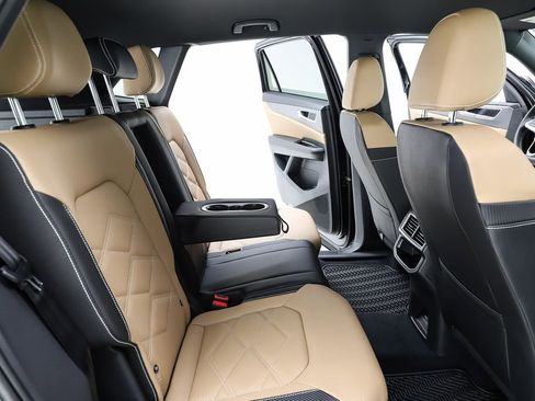 New 2026 Volkswagen Atlas Cross Sport SE image 36