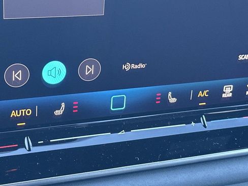 New 2026 Volkswagen Tiguan SE R-Line image 9