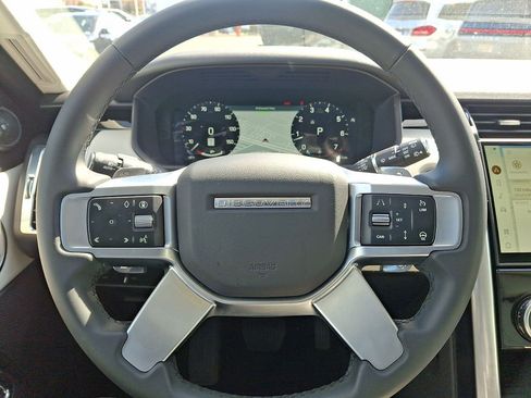 Certified 2026 Land Rover Discovery S AWD/4WD image 19