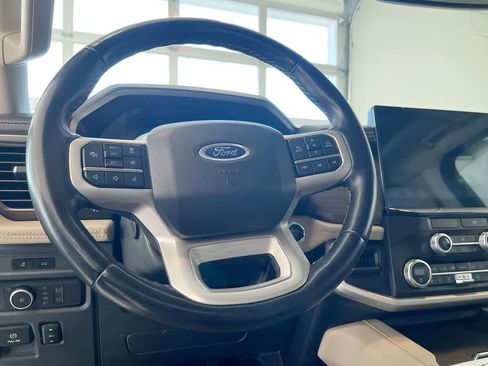 Used 2022 Ford Expedition Max Limited image 14