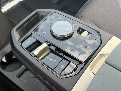 Used 2022 BMW iX xDrive50 w/ Premium Package AWD/4WD image 30