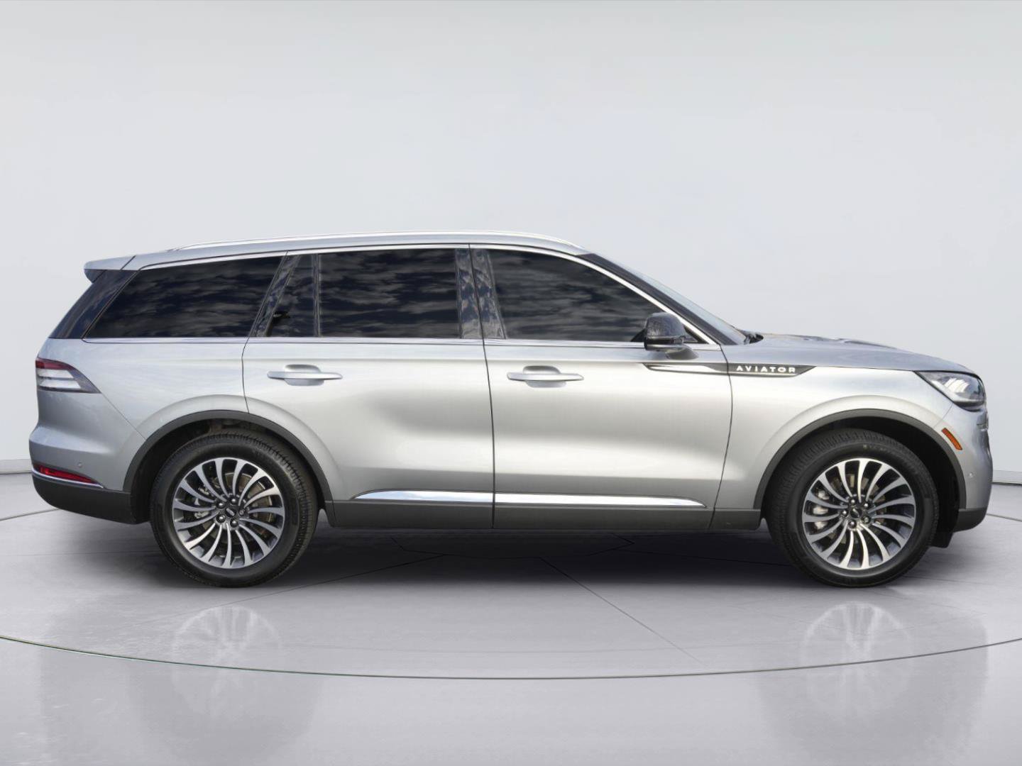 Used 2024 Lincoln Aviator Reserve w/ Equipment Group 201A AWD/4WD image 5