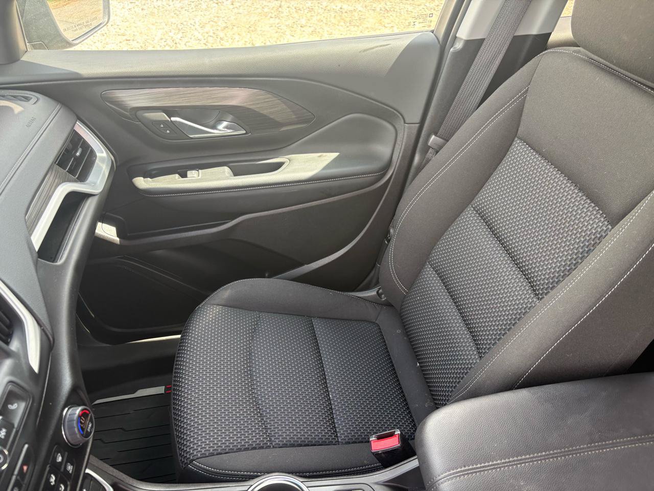 Used 2024 GMC Terrain SLE w/ Driver Convenience Package FWD image 20