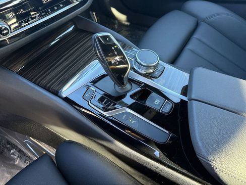 Used 2020 BMW 530e image 22